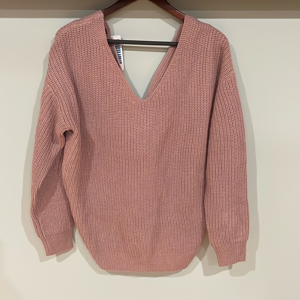 New Women's Chunky Knit Sweater. V back type. Size L.